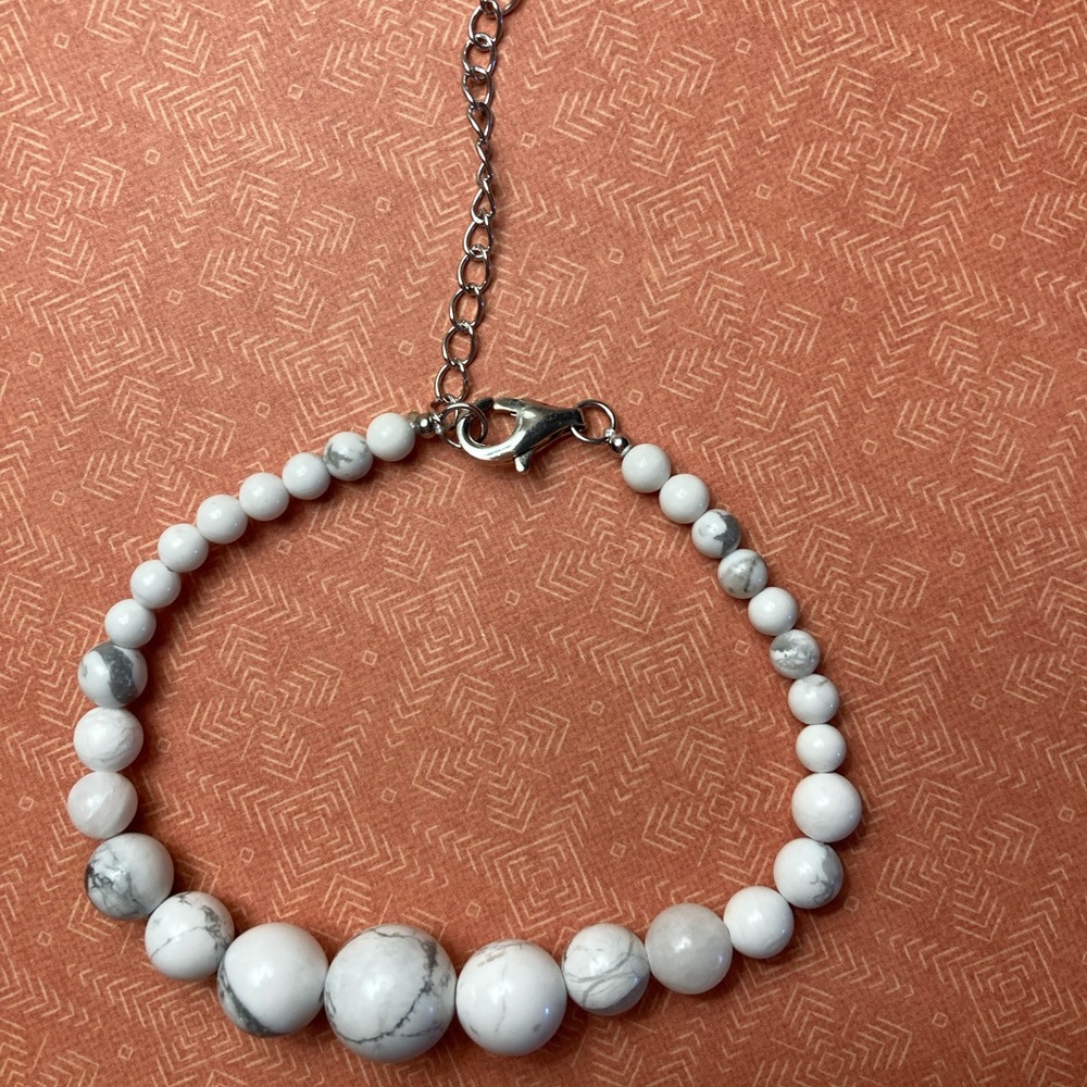 Howlite Bracelet with Extender